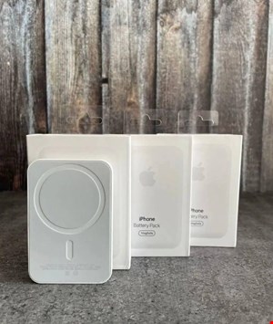 پاور بانک iphone اصلی 5000mla در بسته بندی شیک کیفیت بسیار عالی